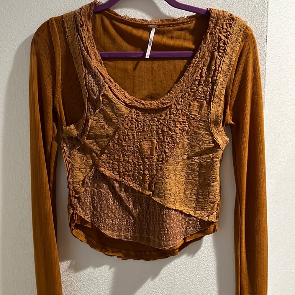 Never worn. No tag. Size small. Super soft.